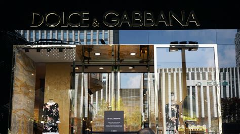 reklama rasistowska dolce gabbana|Dolce&Gabbana oskarżani o rasizm. Przepraszają za .